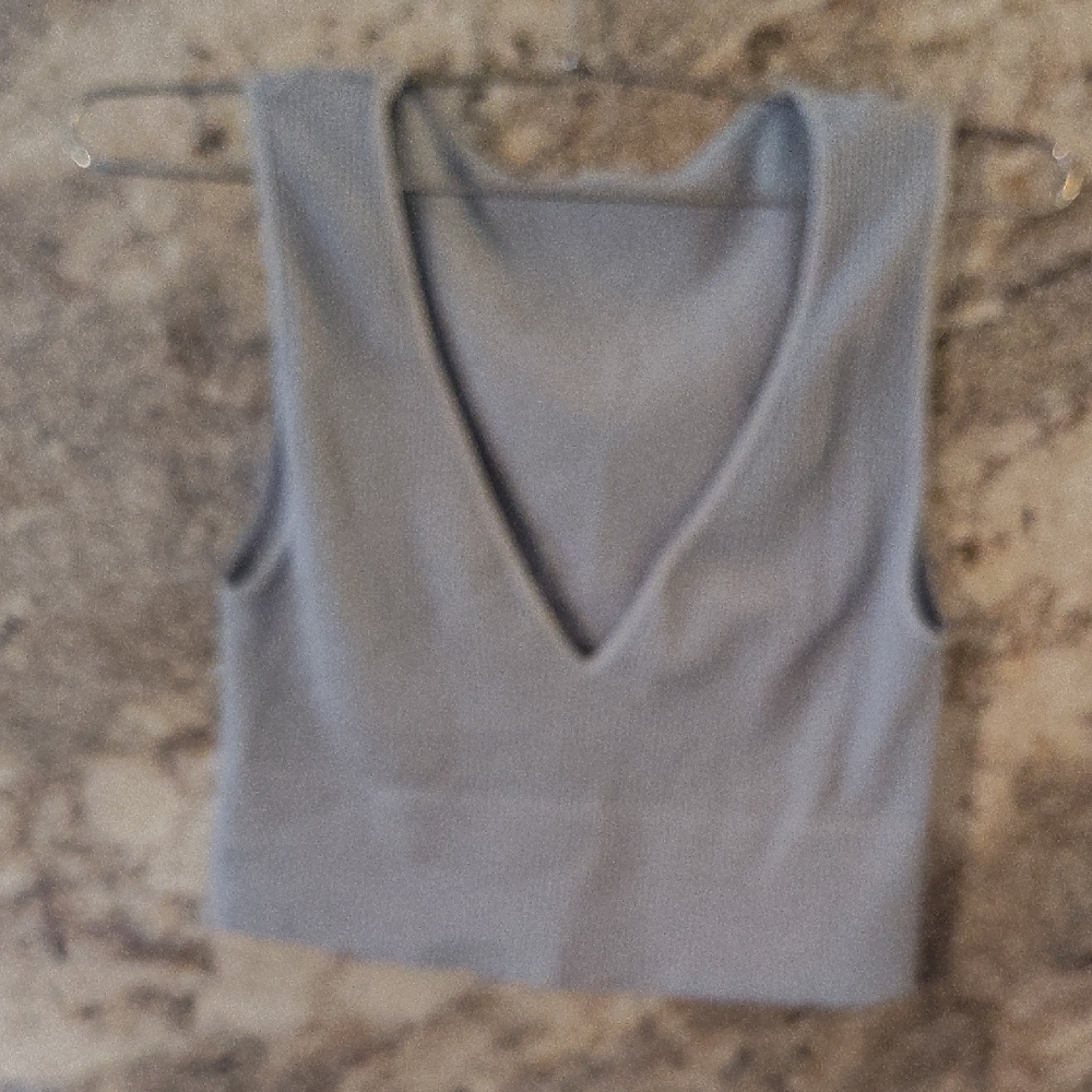Women's Gray Sleeveless Top